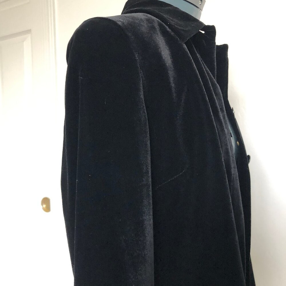 Black Velvet Belted Jacket, Jones New York, Size 6 - Picture 10 of 14